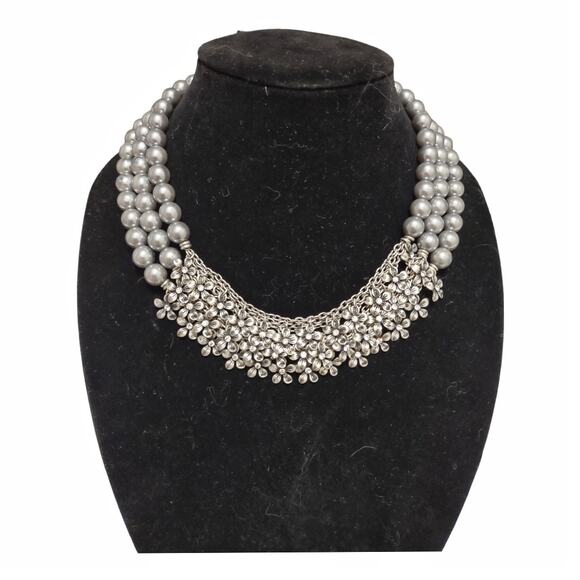 Gray Triple Pearl Strand Necklace Rhinestones Silver Bling Flowers Retro Classic - Picture 1 of 11